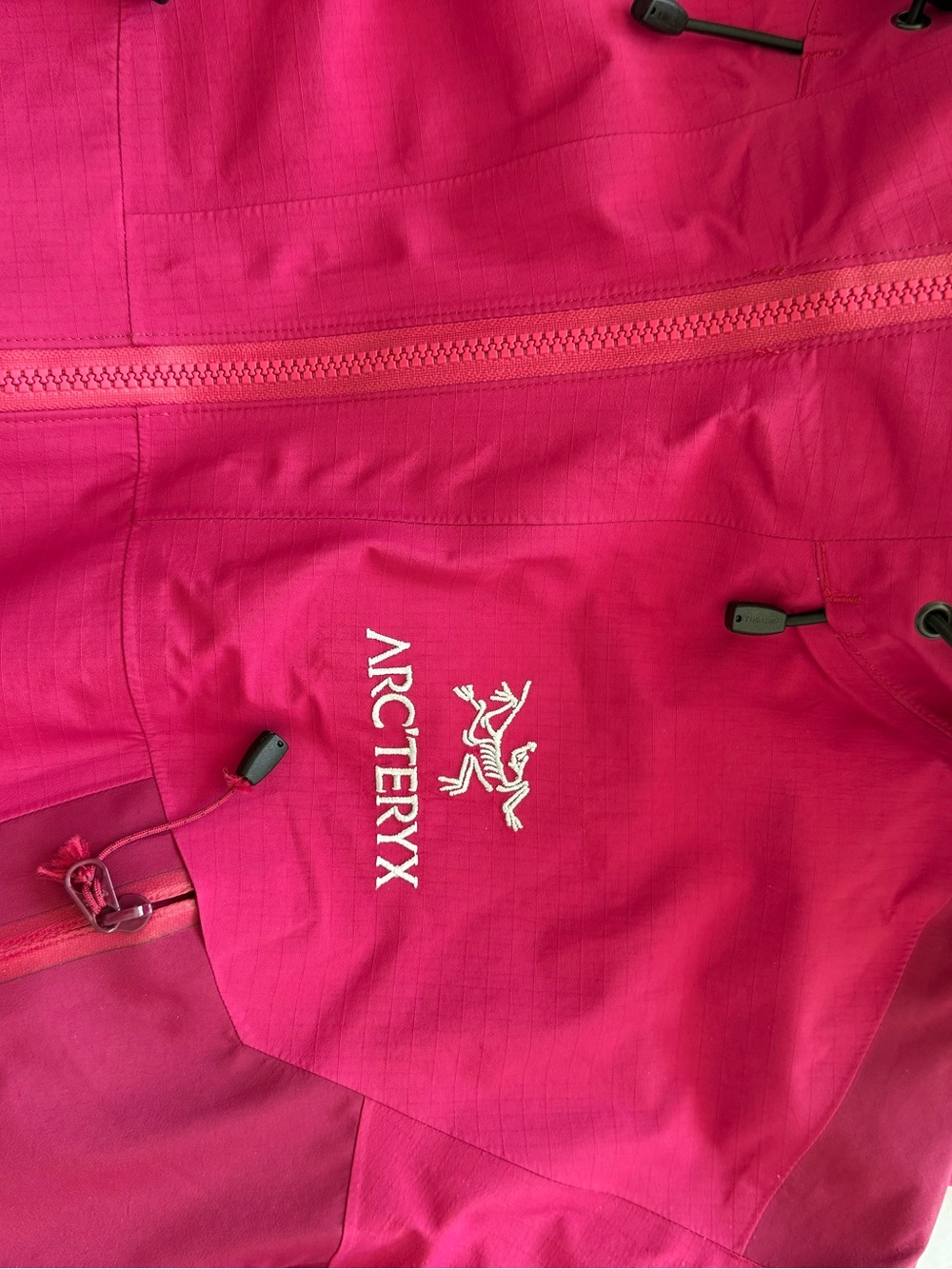 Arc'teryx Women's Magenta Waterproof Beta LT Jacket - Picture 2 of 8
